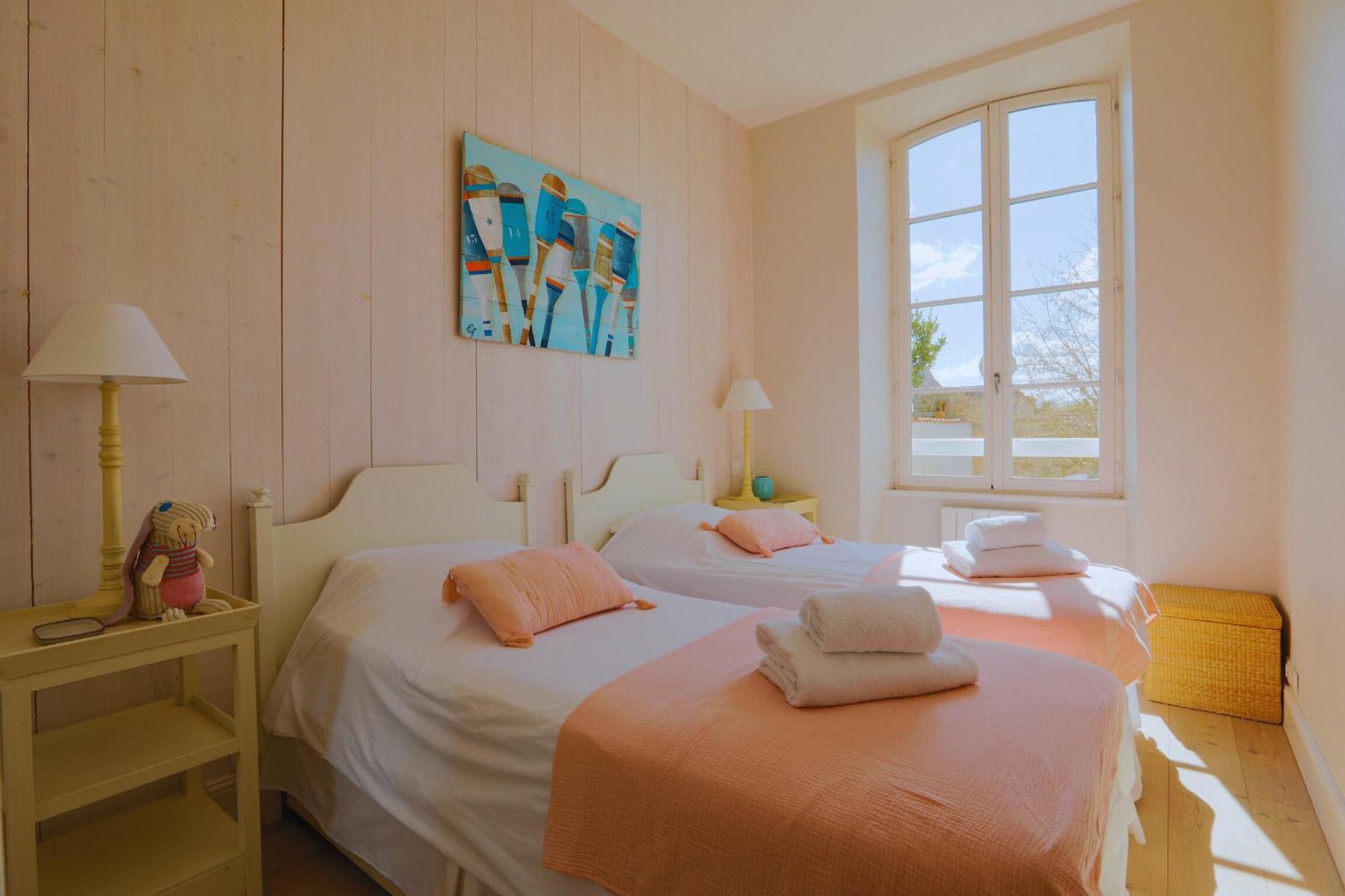 Duplex Joliment Decore Et Sa Cour Ensoleillee Сен-Мартен-де-Ре Экстерьер фото