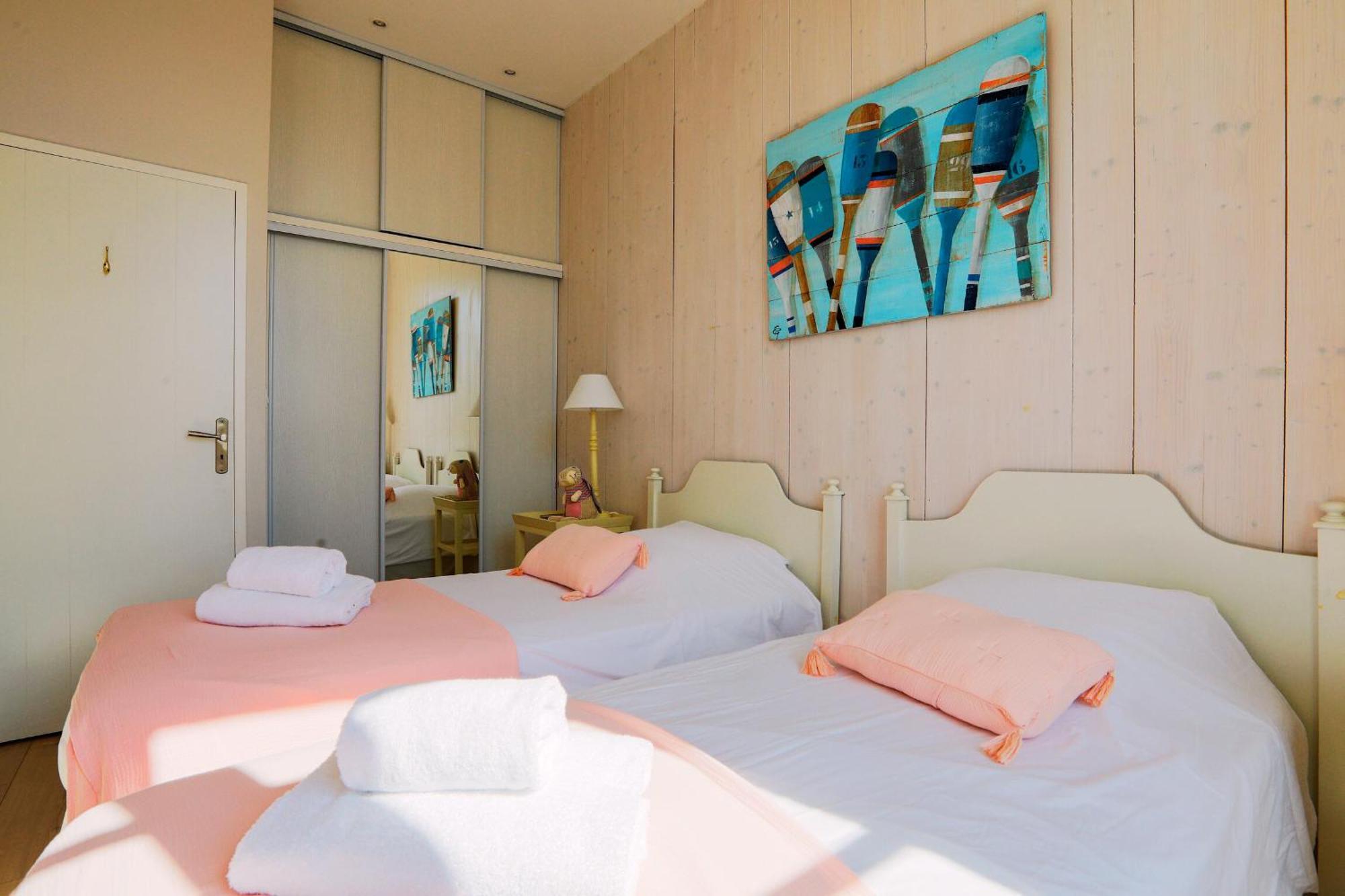 Duplex Joliment Decore Et Sa Cour Ensoleillee Сен-Мартен-де-Ре Экстерьер фото